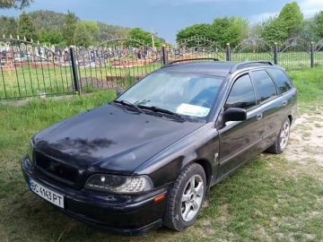 Авто Volvo V40 1999 № 7658470
