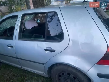 Авто Volkswagen Golf 2000 № 7658471