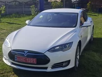 Авто Tesla Model S 2014 № 7658532