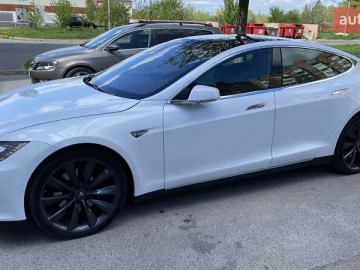 Авто Tesla Model S 2015 № 7658729