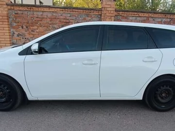 Авто Toyota Auris 2013 № 7658931