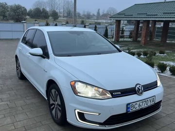 Авто Volkswagen E-Golf 2016 № 7658945