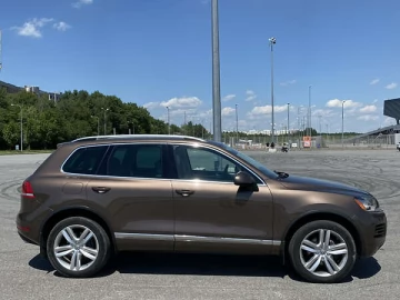 Авто Volkswagen Touareg 2014 № 7659241