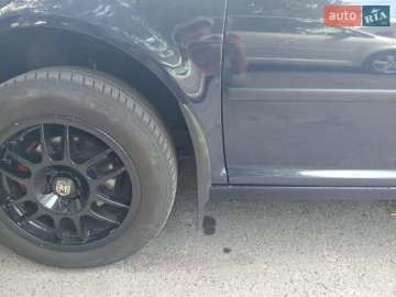 Авто Volkswagen Golf 2000 № 7659895