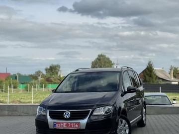 Авто Volkswagen Touran 2010 № 7660000