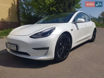Авто Tesla Model 3 2019 № 7660131