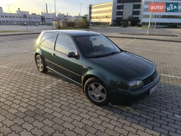 Авто Volkswagen Golf 2000 № 7660529
