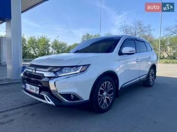 Авто Mitsubishi Outlander 2015 № 7660814