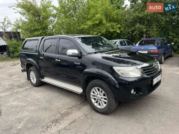 Авто Toyota Hilux 2013 № 7660999