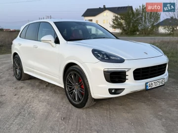 Авто Porsche Cayenne 2015 № 7661014