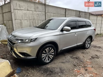 Авто Mitsubishi Outlander 2019 № 7661342