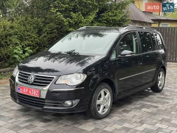 Авто Volkswagen Touran 2010 № 7661706