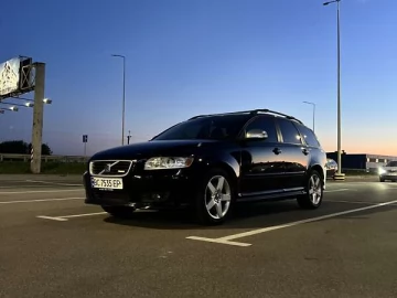 Авто Volvo V50 2010 № 7661965