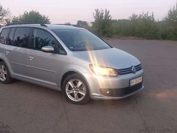 Авто Volkswagen Touran 2013 № 7662030