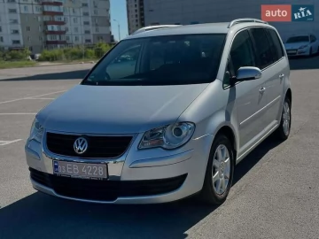 Авто Volkswagen Touran 2008 № 7662219