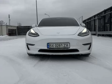 Авто Tesla Model 3 2019 № 7662406