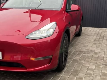 Авто Tesla Model Y 2023 № 7662682