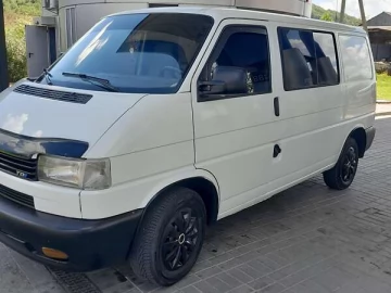 Авто Volkswagen Transporter 2000 № 7663015