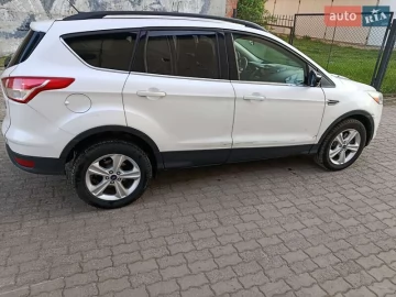 Авто Ford Escape 2015 № 7663349