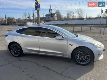 Авто Tesla Model 3 2018 № 7663967