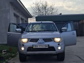 Авто Mitsubishi L 200 2012 № 7664302