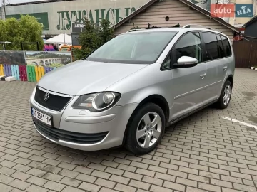 Авто Volkswagen Touran 2009 № 7664377