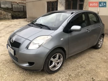 Авто Toyota Yaris 2006 № 7664393
