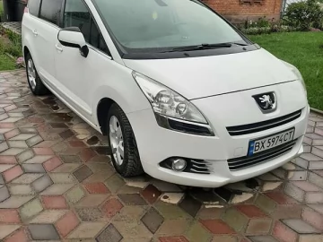 Авто Peugeot 5008 2012 № 7664447