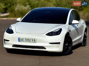 Авто Tesla Model 3 2021 № 7664533