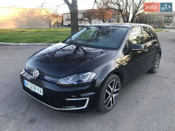 Авто Volkswagen E-Golf 2016 № 7665630