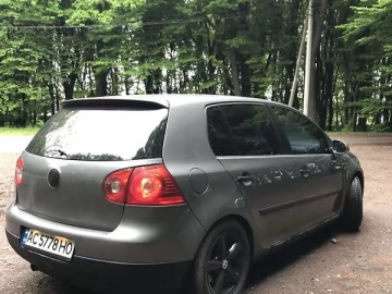 Авто Volkswagen Golf 2004 № 7666435