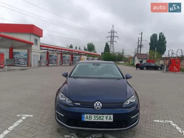 Авто Volkswagen E-Golf 2015 № 7666529
