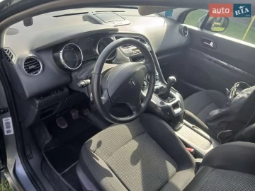 Авто Peugeot 5008 2012 № 7666737
