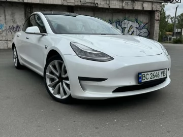 Авто Tesla Model 3 2019 № 7667081