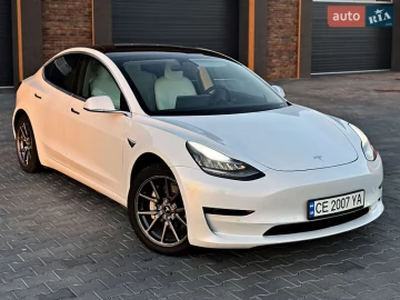 Авто Tesla Model 3 2019 № 7667086