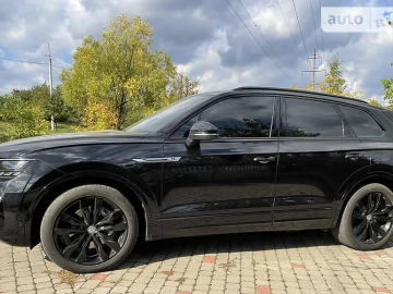 Авто Volkswagen Touareg 2018 № 7667145