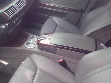 Авто BMW 7 Series 2006 № 7667313