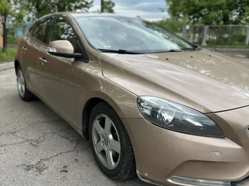 Авто Volvo V40 2014 № 7667768