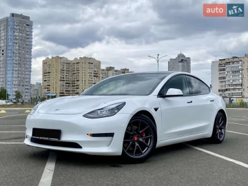 Авто Tesla Model 3 2021 № 7668159