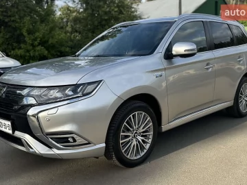 Авто Mitsubishi Outlander 2020 № 7668168