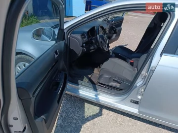 Авто Volkswagen Golf 2010 № 7668892