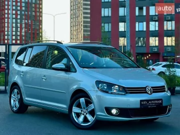 Авто Volkswagen Touran 2010 № 7668910