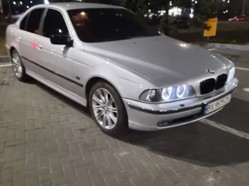 Авто BMW 5 Series 1999 № 7669419