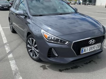 Авто Hyundai Elantra Gt 2017 № 7669438