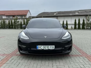 Авто Tesla Model 3 2019 № 7669931