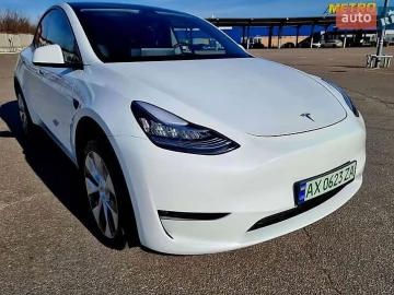 Авто Tesla Model Y 2023 № 7669972