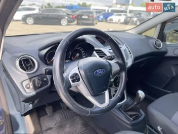 Авто Ford Fiesta 2012 № 7670114