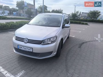 Авто Volkswagen Touran 2010 № 7670476