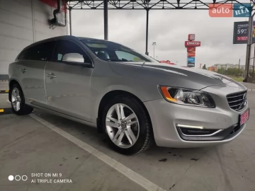 Авто Volvo V60 2015 № 7671159