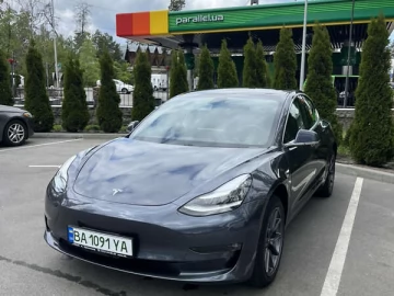 Авто Tesla Model 3 2019 № 7671204
